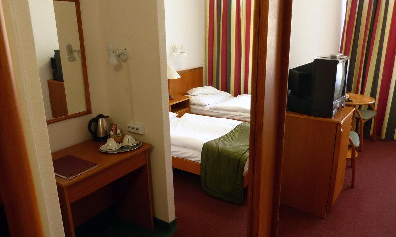Hotel Griff Budapeste Quarto foto